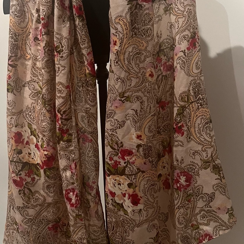 Charming Charlie Pink and Cream Floral Patterned Scarf